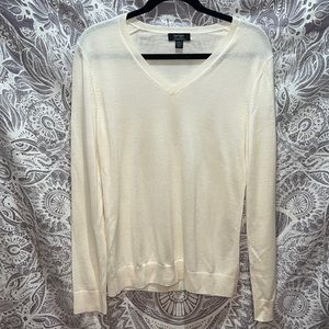 Lord and Taylor white V-neck sweater